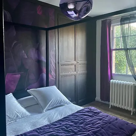 Aux Jolies Sources Bed & Breakfast