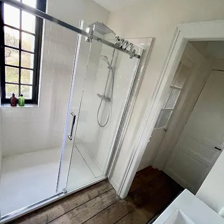 Aux Jolies Sources Bed & Breakfast 3*