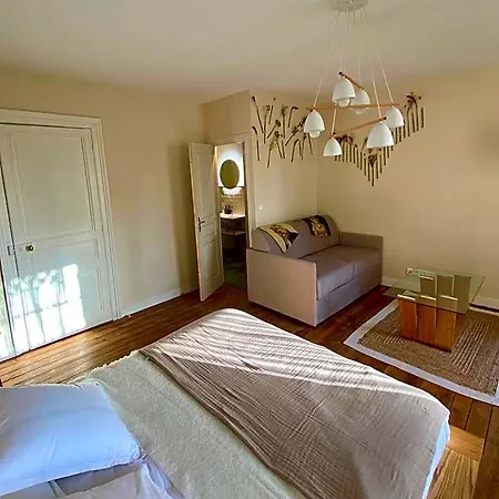 Aux Jolies Sources Bed & Breakfast 3*