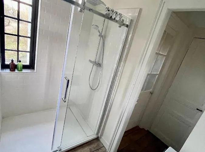 Aux Jolies Sources Bed & Breakfast 3*